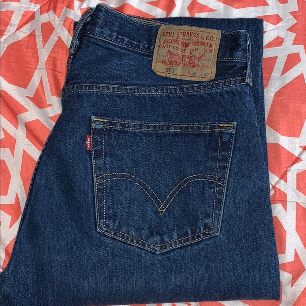 Men Levi Jean size 36x32 style 501